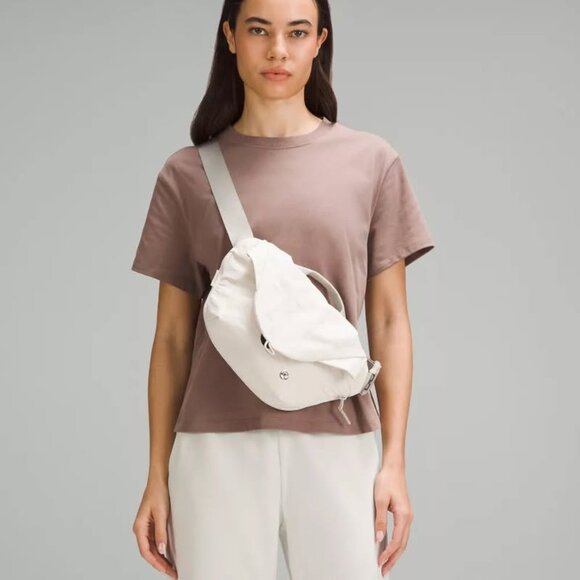 Lululemon Curved Crossbody Bag with Top Handle 3L in White Opal, BNWT - Picture 2 of 8